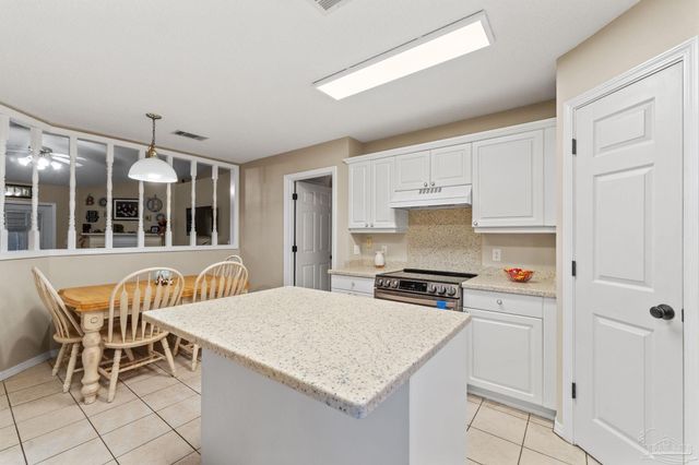 5219 Chumuckla Hwy, Pace, FL 32571