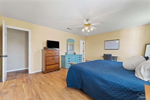 5219 Chumuckla Hwy, Pace, FL 32571