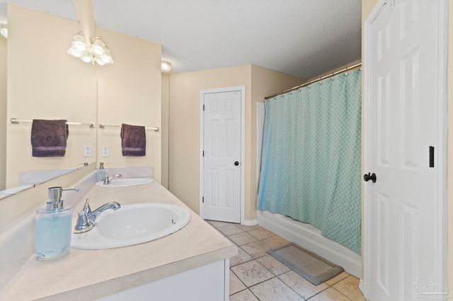 5219 Chumuckla Hwy, Pace, FL 32571