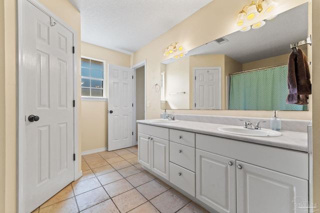 5219 Chumuckla Hwy, Pace, FL 32571