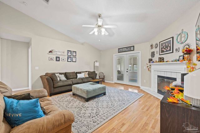 5219 Chumuckla Hwy, Pace, FL 32571