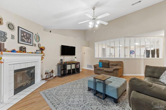 5219 Chumuckla Hwy, Pace, FL 32571