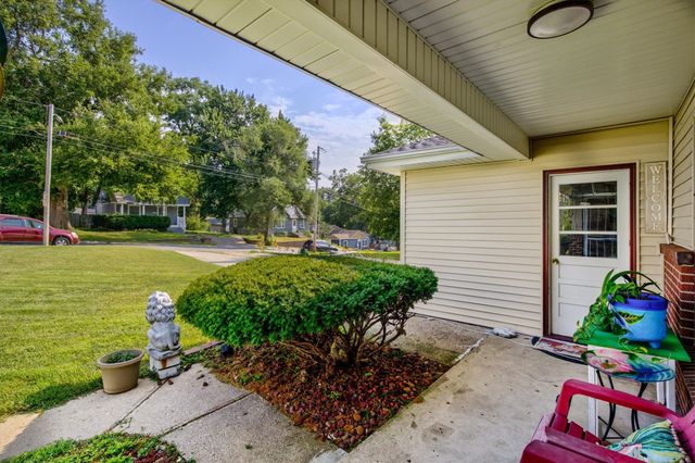 806 Bell Avenue, Des Moines, IA 50315