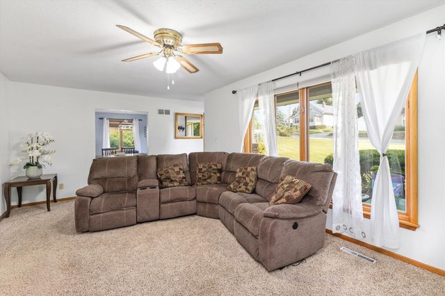 806 Bell Avenue, Des Moines, IA 50315