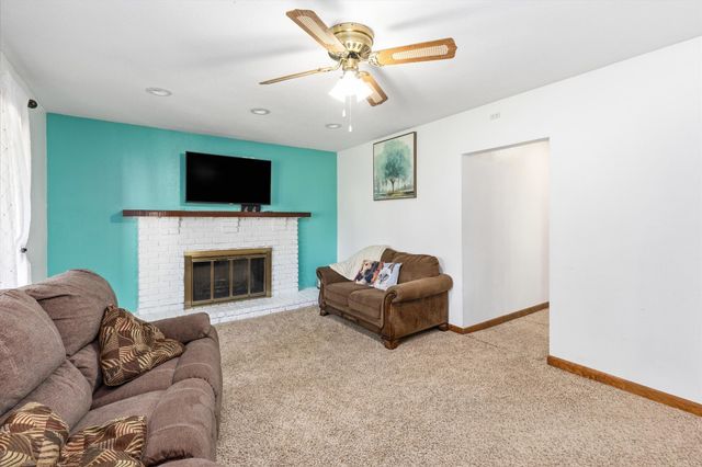 806 Bell Avenue, Des Moines, IA 50315