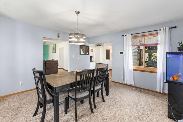 806 Bell Avenue, Des Moines, IA 50315