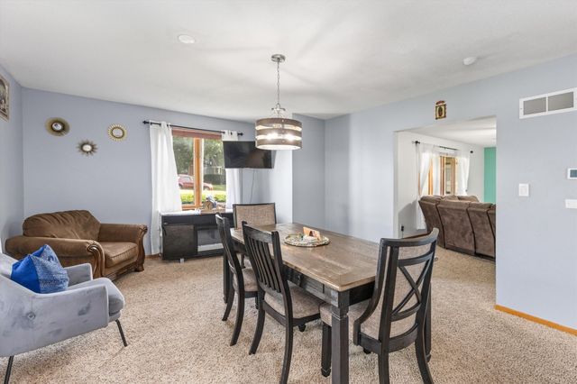 806 Bell Avenue, Des Moines, IA 50315
