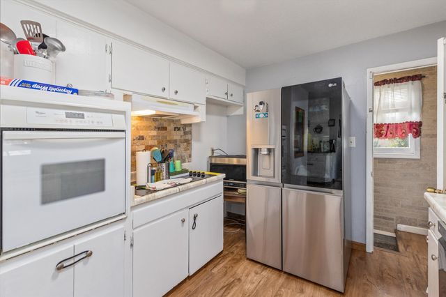 806 Bell Avenue, Des Moines, IA 50315