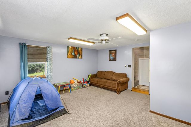 806 Bell Avenue, Des Moines, IA 50315