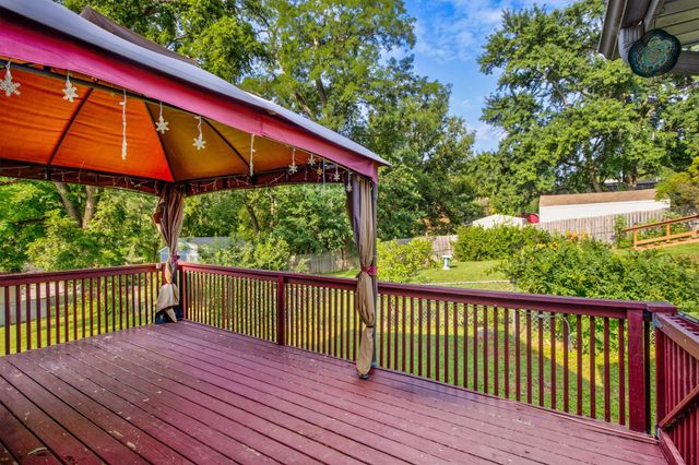 806 Bell Avenue, Des Moines, IA 50315