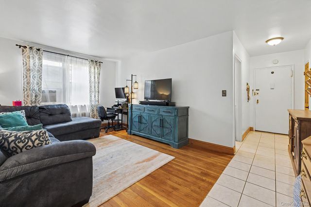 175 Bryant Avenue 1I, White Plains, NY 10605