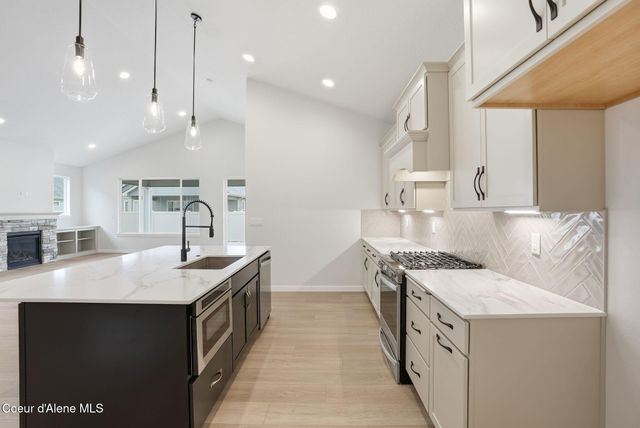 2618 W VICTOR LOOP, Coeur D'alene, ID 83815