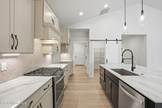 2618 W VICTOR LOOP, Coeur D'alene, ID 83815