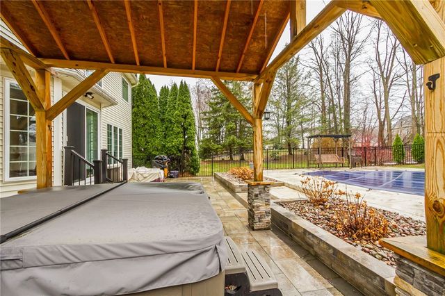 26 Pewter Rock, Penfield, NY 14580