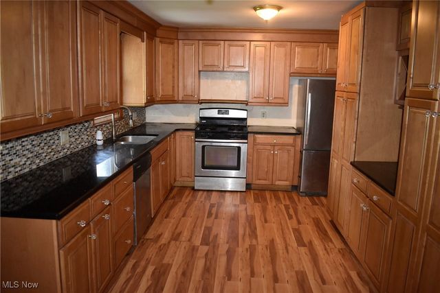 404 S Bon Air Avenue, Youngstown, OH 44509