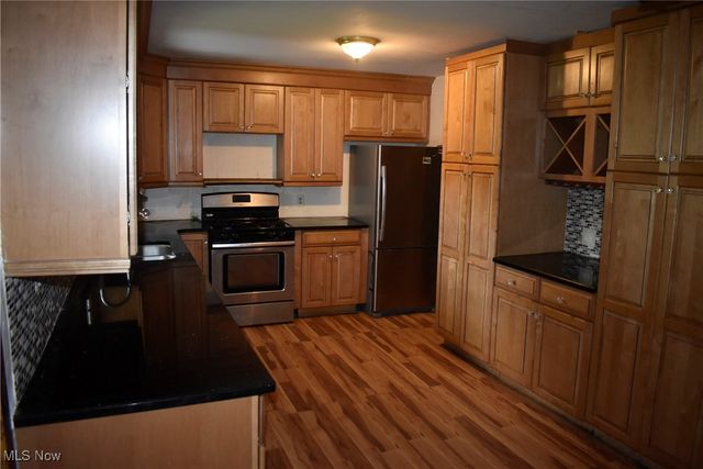 404 S Bon Air Avenue, Youngstown, OH 44509