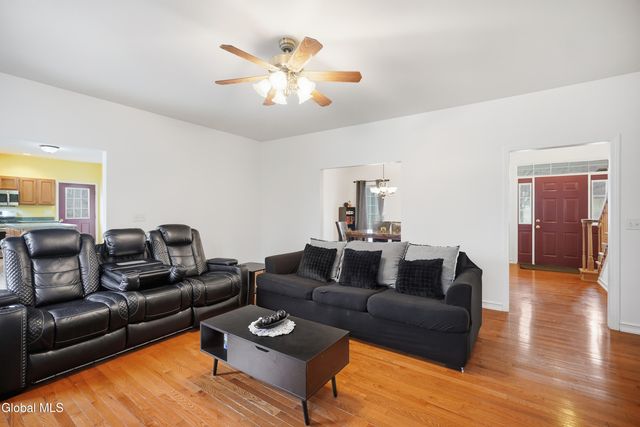 114 Stone Quarry Road, Halfmoon, NY 12065