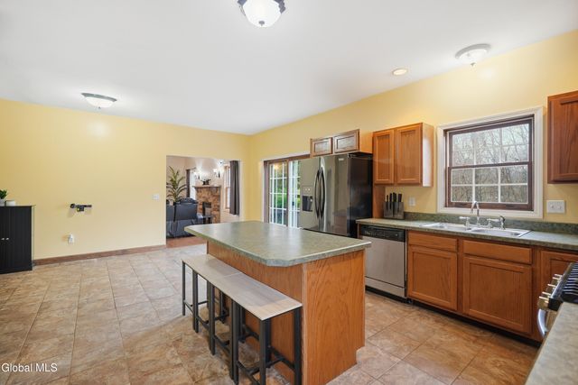 114 Stone Quarry Road, Halfmoon, NY 12065