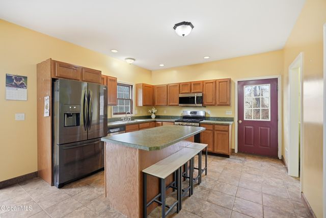 114 Stone Quarry Road, Halfmoon, NY 12065