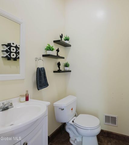 114 Stone Quarry Road, Halfmoon, NY 12065