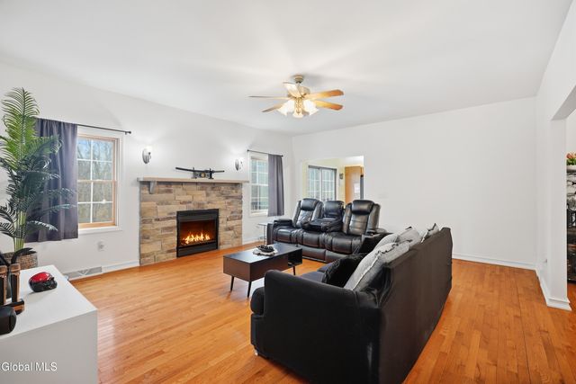 114 Stone Quarry Road, Halfmoon, NY 12065