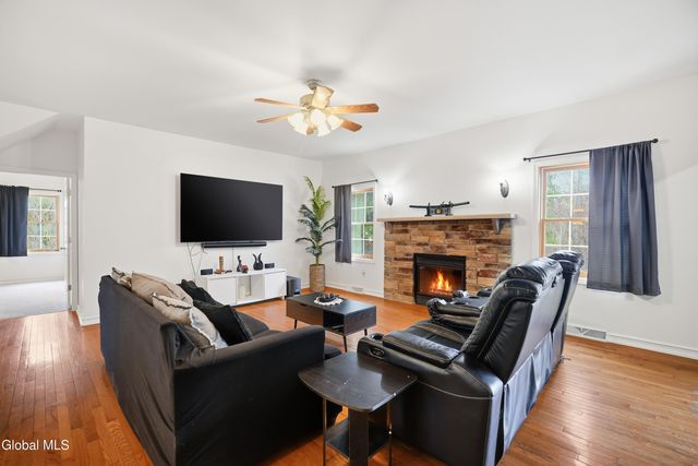 114 Stone Quarry Road, Halfmoon, NY 12065