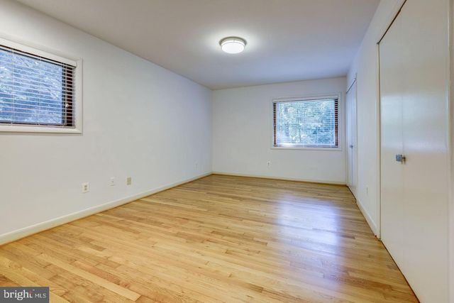 6710 PERSIMMON TREE RD, Bethesda, MD 20817