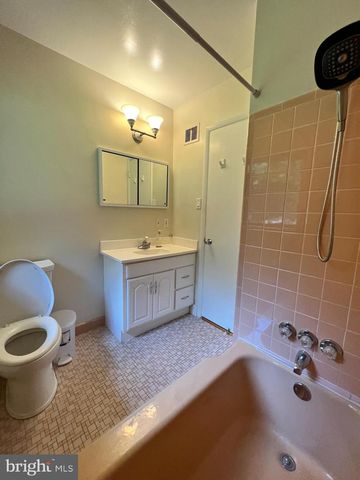 6710 PERSIMMON TREE RD, Bethesda, MD 20817