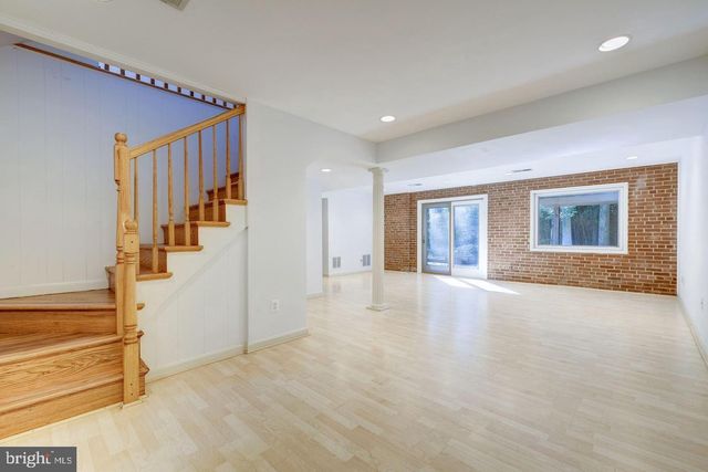 6710 PERSIMMON TREE RD, Bethesda, MD 20817