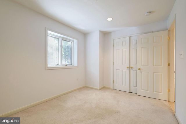 6710 PERSIMMON TREE RD, Bethesda, MD 20817