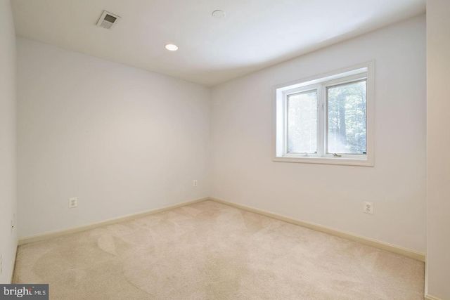 6710 PERSIMMON TREE RD, Bethesda, MD 20817
