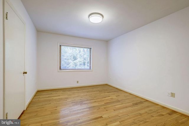 6710 PERSIMMON TREE RD, Bethesda, MD 20817