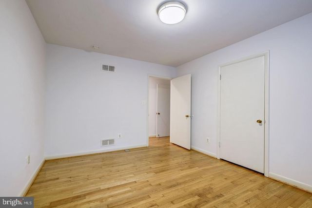 6710 PERSIMMON TREE RD, Bethesda, MD 20817
