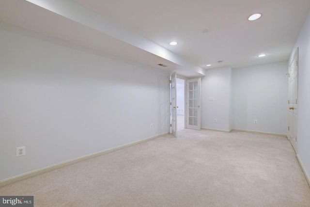 6710 PERSIMMON TREE RD, Bethesda, MD 20817