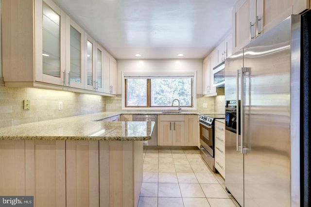 6710 PERSIMMON TREE RD, Bethesda, MD 20817