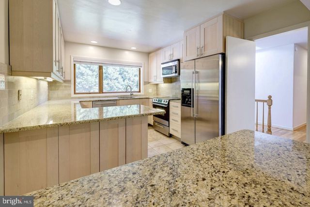 6710 PERSIMMON TREE RD, Bethesda, MD 20817