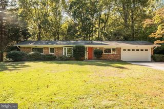 6710 PERSIMMON TREE RD, Bethesda, MD 20817