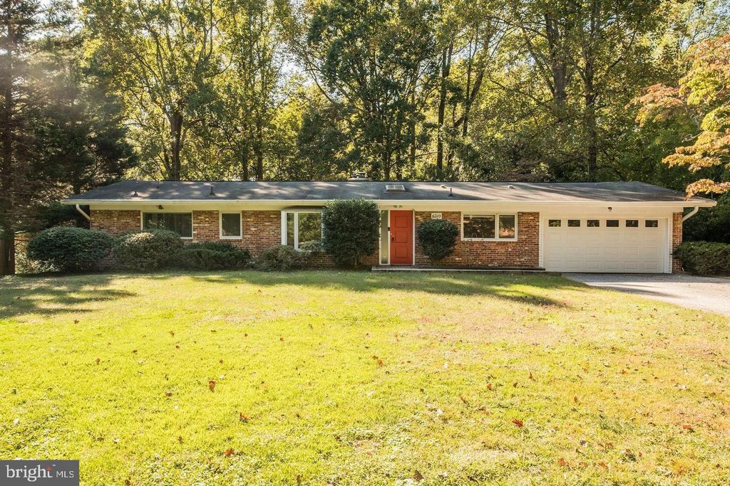 6710 PERSIMMON TREE RD, Bethesda, MD 20817