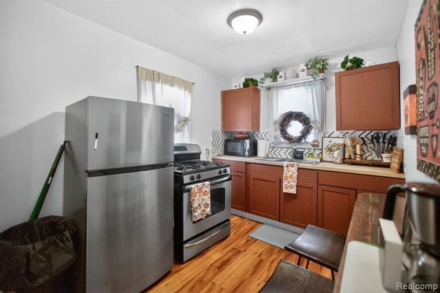 20235 Prairie Street, Detroit, MI 48221