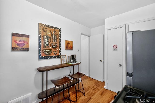 20235 Prairie Street, Detroit, MI 48221