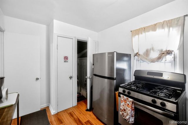 20235 Prairie Street, Detroit, MI 48221