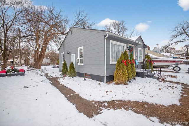 20235 Prairie Street, Detroit, MI 48221