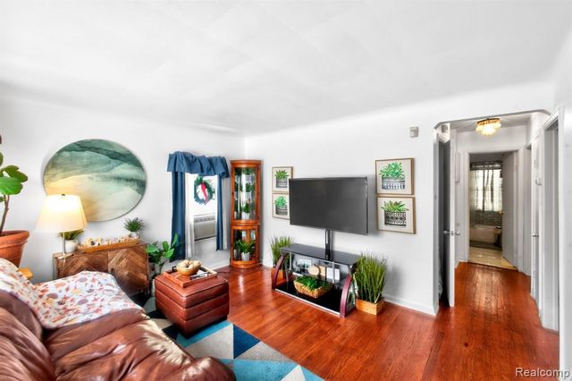 20235 Prairie Street, Detroit, MI 48221