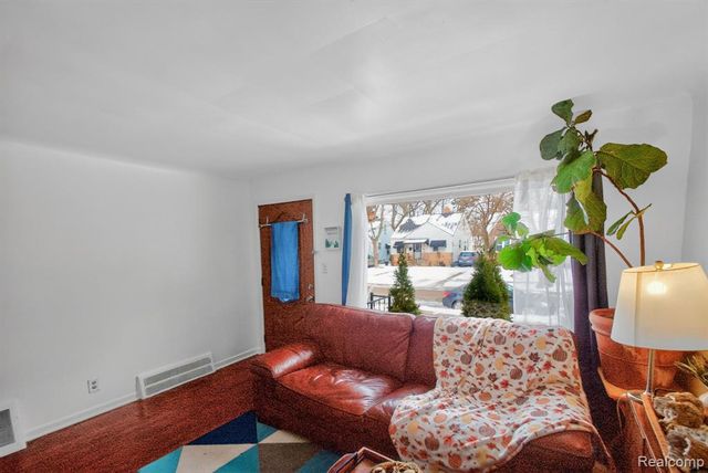 20235 Prairie Street, Detroit, MI 48221