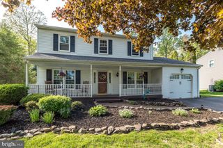 22 BOULDER DR, Sellersville, PA 18960