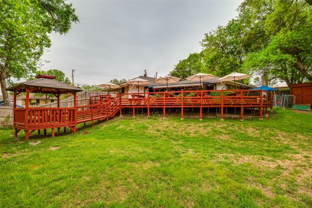 221 Evelyn Street, Desoto, TX 75115