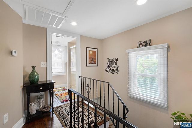 19 Park Avenue, Caldwell, NJ 07006