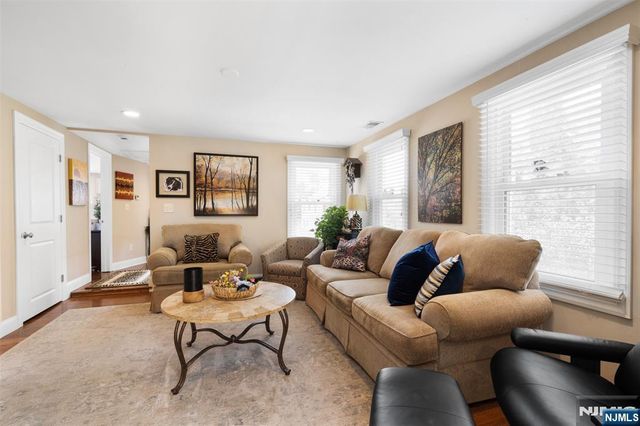 19 Park Avenue, Caldwell, NJ 07006