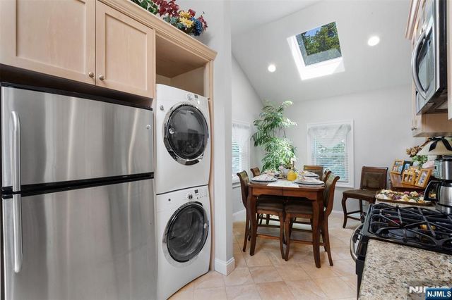 19 Park Avenue, Caldwell, NJ 07006