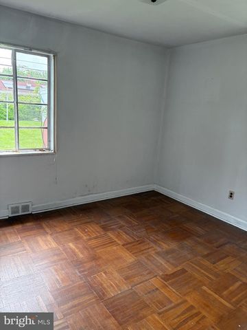 215 SYKES RD, New Castle, DE 19720